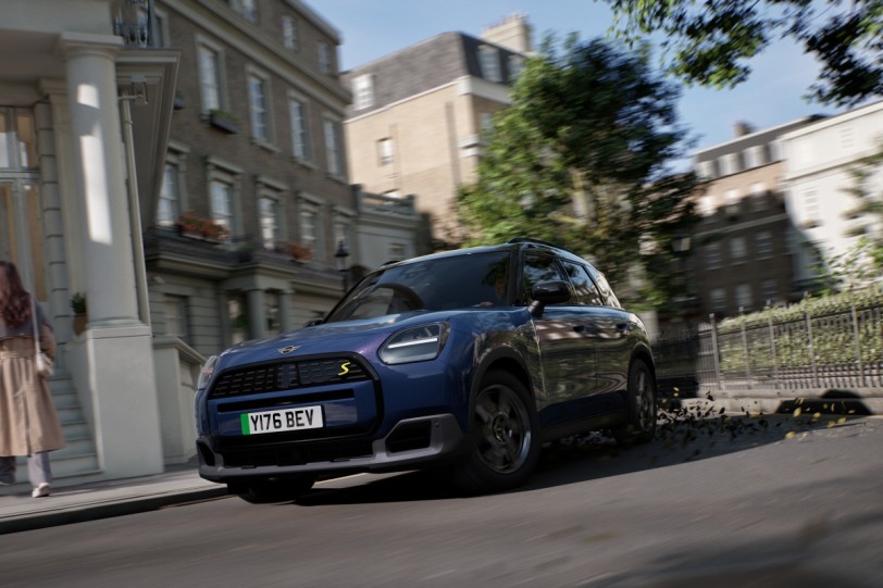 MINI在英國推出Countryman SE Midnight Edition