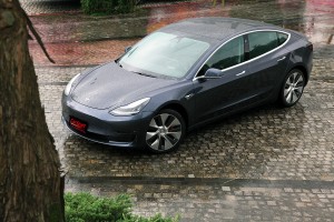 開啟人人歡享電動車的時代,2020 Tesla Model 3 Performance