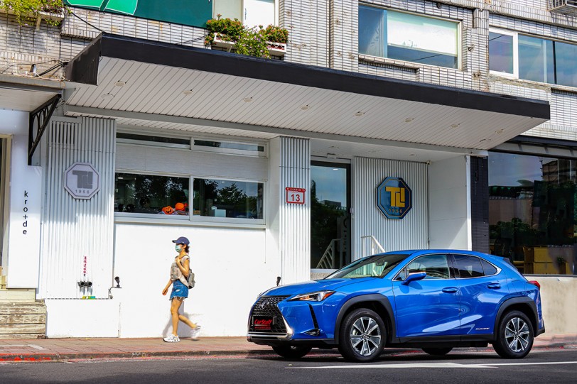 進入豪華純電領域的敲門磚,2021 Lexus UX300e 豪華版