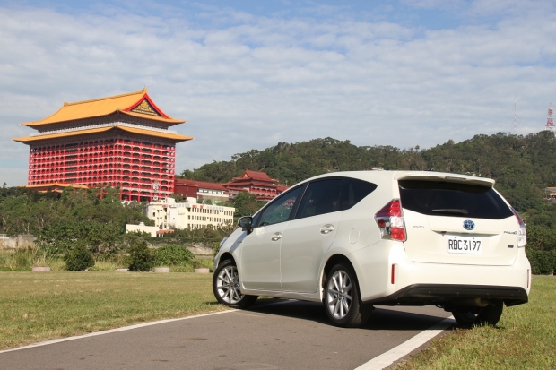 汰舊換新政府補助五萬元,買Toyota加享三重好禮