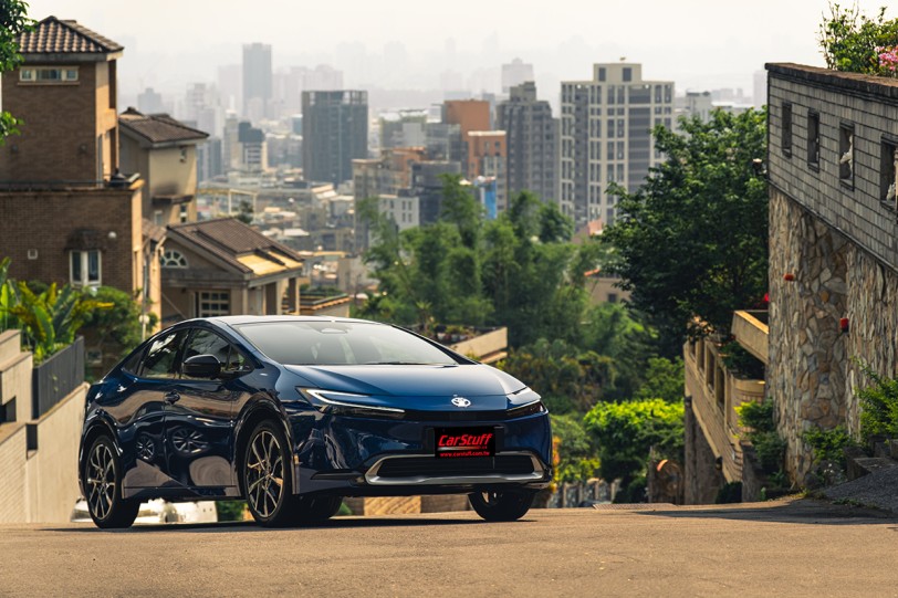 在電能亂世中重新愛上油電,2023 Toyota Prius PHEV 2.0
