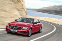 Mercedes-Benz八月購車優惠暢快騁馳,本月交車送五星級奢華住宿