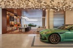 Aston Martin推出首座超豪華旗艦店:Q New York