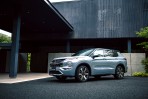 躍升高級旗艦姿態、鋰電池容量加大提升純電續航里程,Mitsubishi Outlander PHEV 中期改款日規亮相
