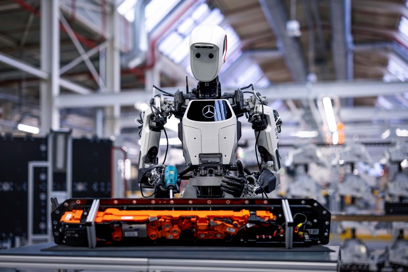 Mercedes-Benz 開創數位生產新藍圖 以 AI 科技和人形機器人革新汽車生產，邁向智慧製造新時代