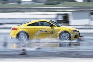 8月在台販售、售價4千元起!Bridgestone雙旗艦「Turanza T005」及「Potenza S007A」義大利發表