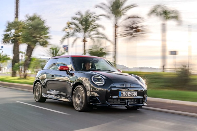 MINI Cooper SE以熱血JCW風格展現不同魅力