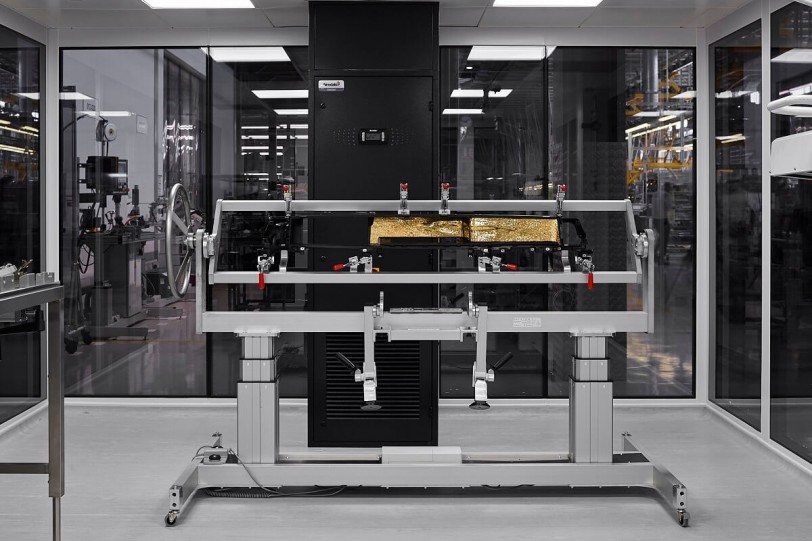 Rolls-Royce畫廊儀錶板的製作 來自潔淨無比的無塵室