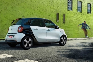 都會精靈smart forfour加入AVIS租車,消費滿額即贈比得兔電影票