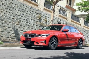 不再是兩百萬內的BMW 318i Luxury,也再沒有陽春這回事!