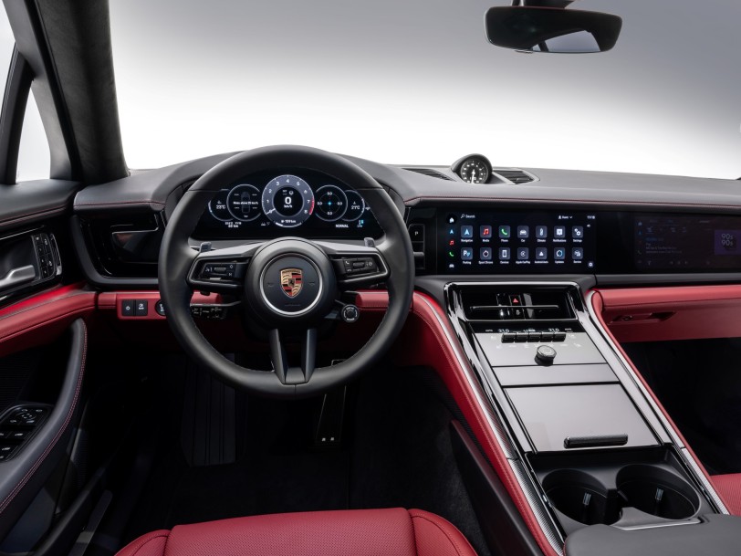 以駕駛者為核心的全新內裝設計理念,全新 Porsche Panamera 即將於 11/24 亮相