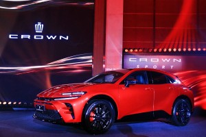 CROWN SPORT首度海外上市 &amp; TOYOTA PREMIUM品牌正式發表！