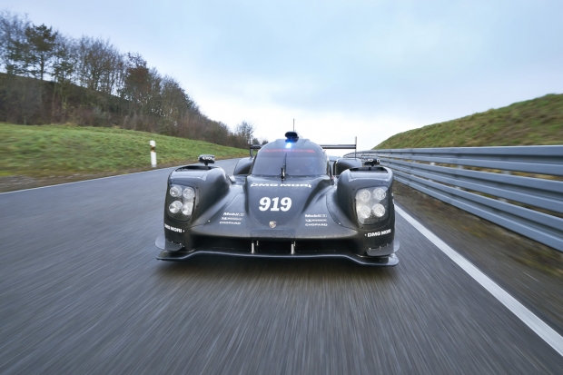 2015 年Porsche 919 Hybrid 公開賽道首試