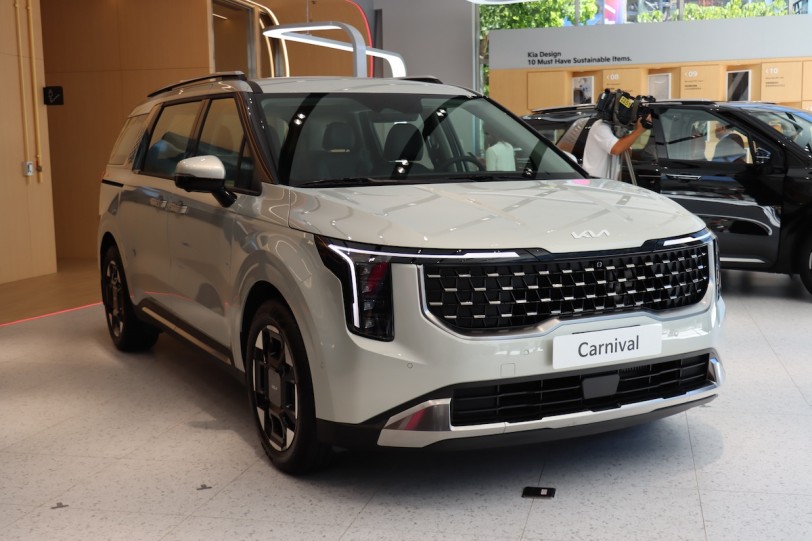Kia森那美直營台北旗艦店於南港盛大開幕,2026 年式 CARNIVAL 8 人座同步發表、售價191.9萬元起!