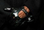 Bentley與Forestalgia合作推出限量版駕駛手套,來紀念Continental GT問世20週年