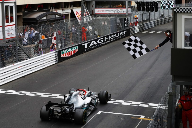 向Niki Lauda致敬!M-Benz銀箭車隊攻佔F1摩納哥站