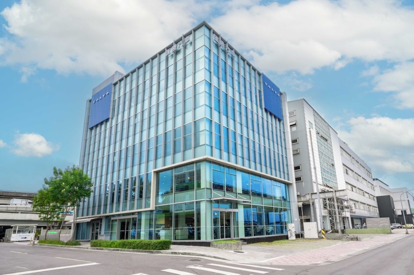 VOLVO 匯勝汽車台北濱江全新展示暨服務中心正式落成投入營運行列 坐擁百萬頭等艙級別機場跑道景觀