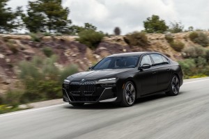 BMW將數位世界帶入豪車領域,新世代7-Series與i7正式推出(動力底盤篇:深度介紹,內文多)