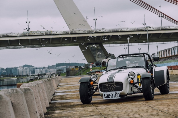 不想在競技中輸掉的DNA,試駕Caterham Roadsport 120 Superlight