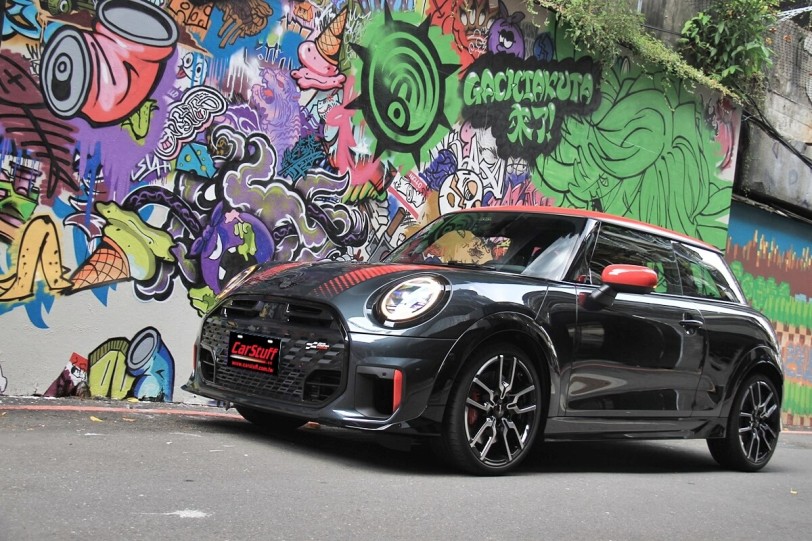 雖有一點點妥協,但新MINI John Cooper Works依舊熱血沸騰令人感動!