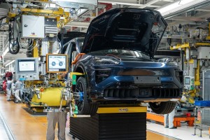 Porsche Cayenne Electric正式投產，並同步強化電池技術