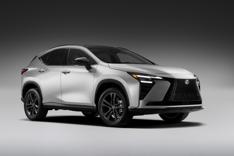 全新大改款LEXUS NX提升混合動力與插電式性能、精緻設計與車內體驗