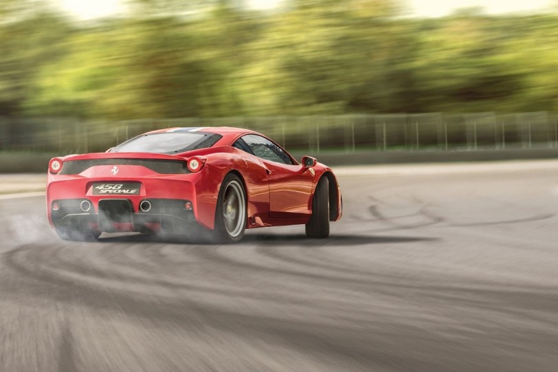 偉大的Ferrari創新:電子差速器和側滑角控制系統