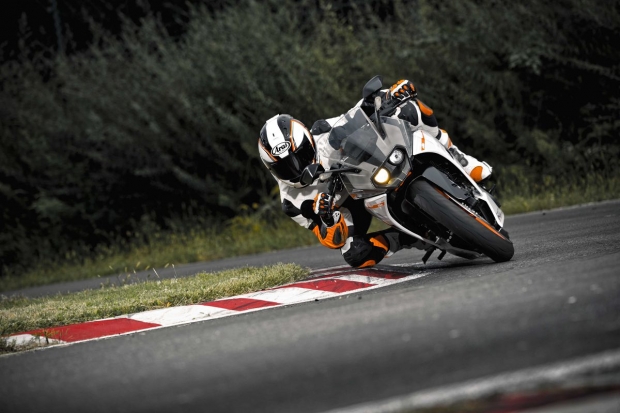 歡慶KTM 2017加入Moto GP行列,推出RC 390以及390 Duke