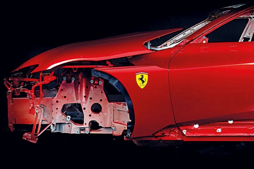 沒有任何兩張徽章是一樣的!代表了Ferrari工匠對細節的掌握