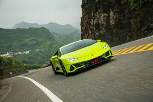 犇持、堅持!Lamborghini Huracán EVO最珍稀NA駕馭樂趣!
