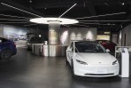 Tesla 全台首間街邊體驗店在桃園！ 全新「Tesla 桃園文中體驗店」正式開幕