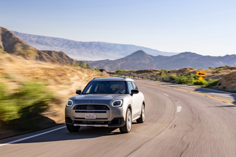 新世代MINI Countryman S ALL4配置48V輕油電輔助,呈現極進式純粹駕馭樂趣