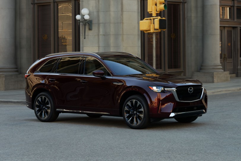 MAZDA CX-90 正 25 年式全能進化、全車系升級 9 具輔助氣囊，179.9 萬元起即日接單展開！