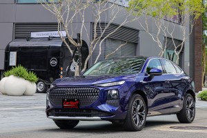 全新Audi Q3進化有感！入門即搭載越級實用科技配備 不用直上頂規! 全新Audi Q3入門車型即享受高質感駕馭日常