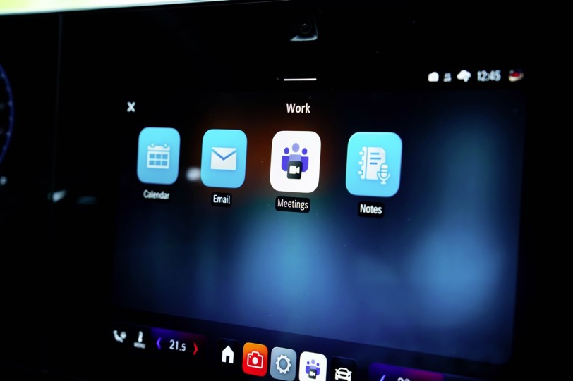 Mercedes-Benz擴大與Microsoft合作，透過增強型Meetings會議應用程式、Intune 集成和Microsoft 365 Copilot提高車內辦公室工作效率