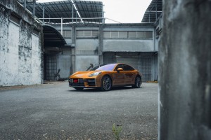 「昂貴」只是其「至臻完美四門 GT」 稱號的加冕，2025 Porsche Panamera Turbo E-Hybrid