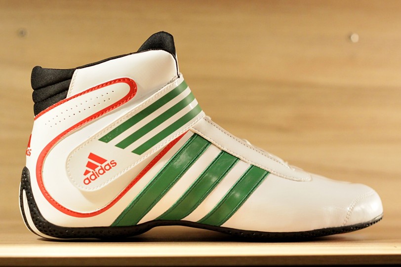 獨家直擊!!! adidas愛迪達專為賽車運動設計性能穿搭運動潮品系列