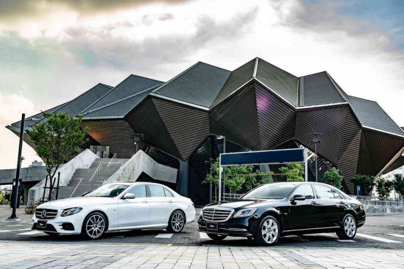 E-Class 四門轎車本月加碼推出「低頭款、低月付」優購專案！ 新年式 V-Class 全新到港，科技配備全面升級！