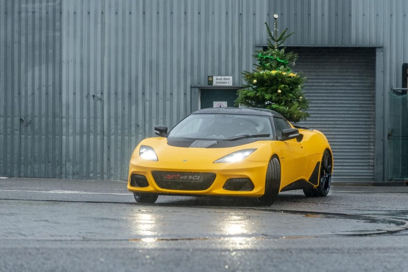 Lotus祝大家聖誕快樂！Merry Driftmas！(內有聖誕樹飄移影片)
