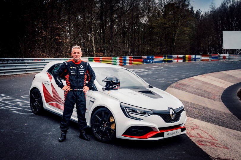 Renault Megane R.S. Trophy-R擊落Civic Type R，以7分40.1秒登基紐柏林最速前驅