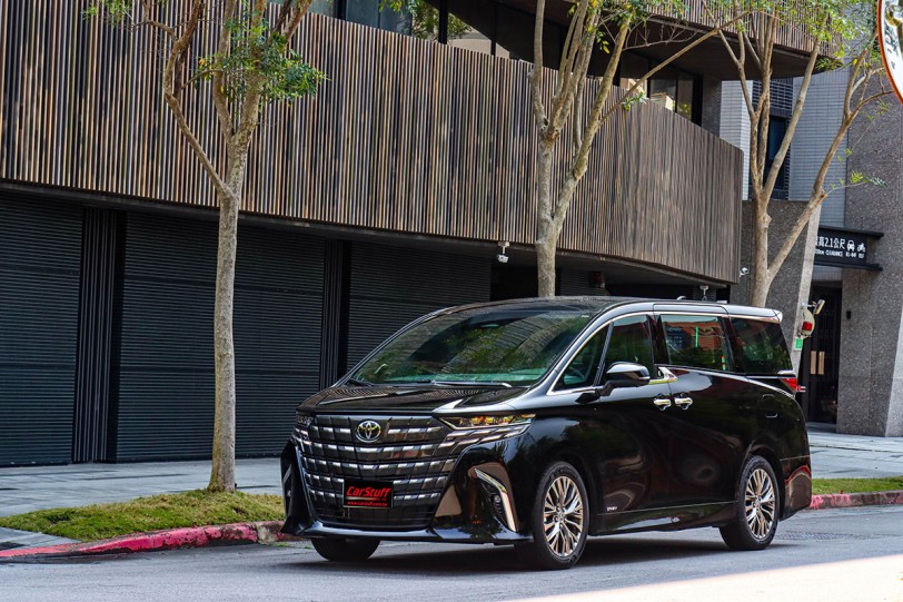 終於亮出王牌的至尊 MPV，2025 Toyota ALPHARD 2.5 PHEV
