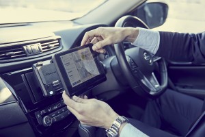 誰說車機只能留在中控台上? Pioneer推出可拆式兩用平板車用主機讓你帶著走
