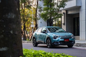 玩轉掀背車的先鋒美學,2024 Citroën C4 Shine