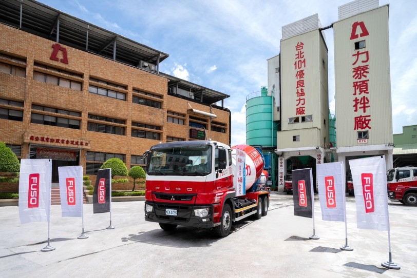 台灣戴姆勒亞洲商車歡慶第45,000輛新車交車活動  打造幸運車主專屬活動 加碼獻50萬購車基金