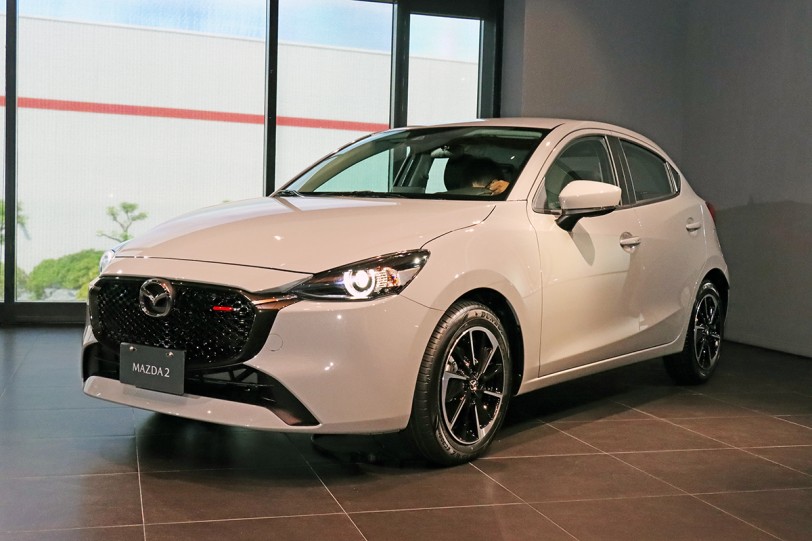 Mazda2 2024 年式樣正式亮相、下調為78.9萬!Mazda3 2024年式樣新增 10.25 吋螢幕、無線充電等同步發表!