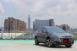 不需屈就入門車格,2021 Luxgen U6 GT 藍調倍適版