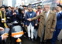 唯一受邀二輪交通品牌,Gogoro(r)X GQ 紳裝正義2016 SUIT WALK 活動