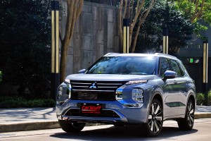 新MITSUBISHI OUTLANDER不只是全新世代，更是邁入了豪華車新時代