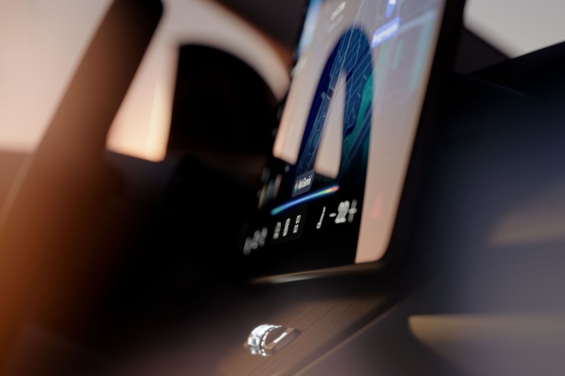 Volvo EX60是一輛可與你自然對話的車