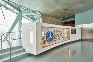 Mercedes-Benz歷經110年的商標演變